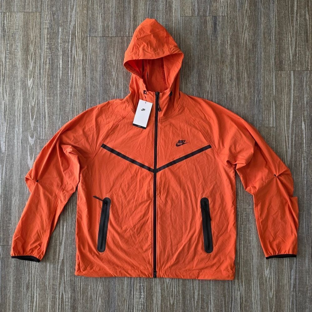 Nike Tech Woven Full Zip Windbreaker Jacket Men's Medium Orange Black HM7151-846